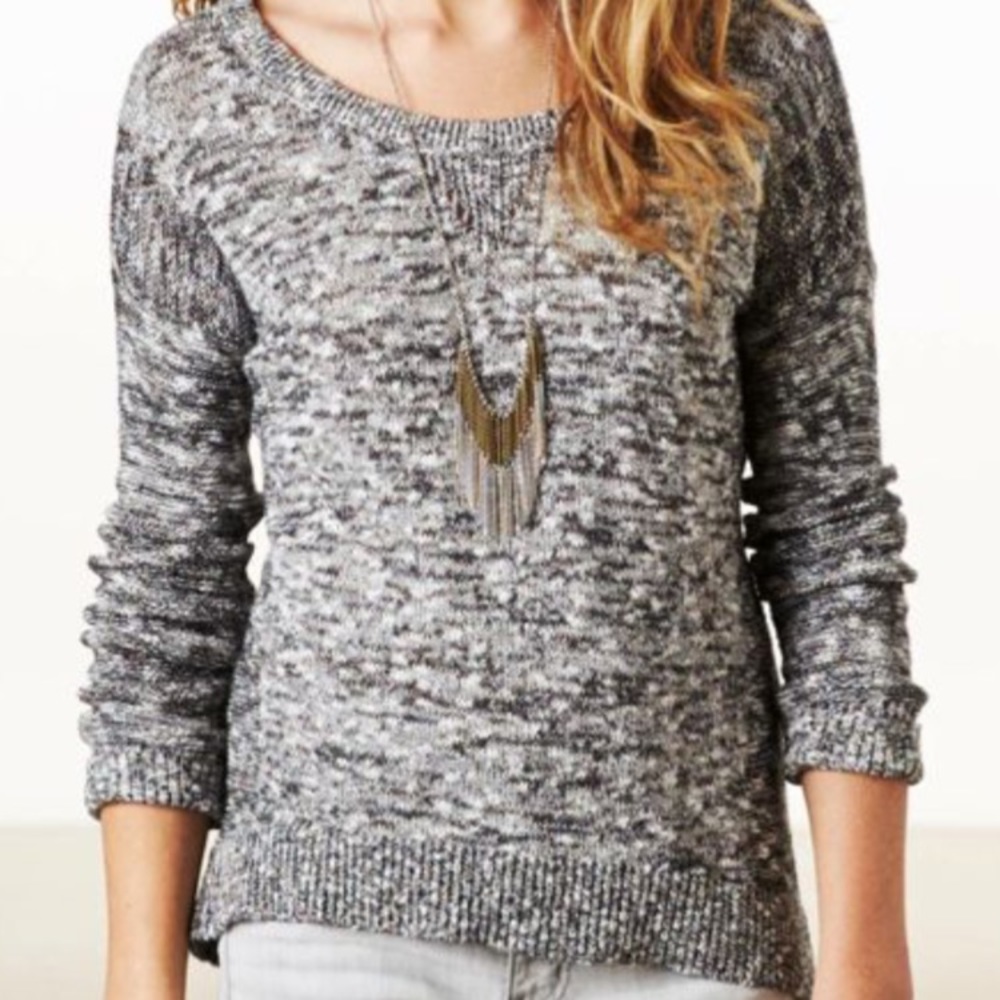 American Eagle Black & White Sweater!